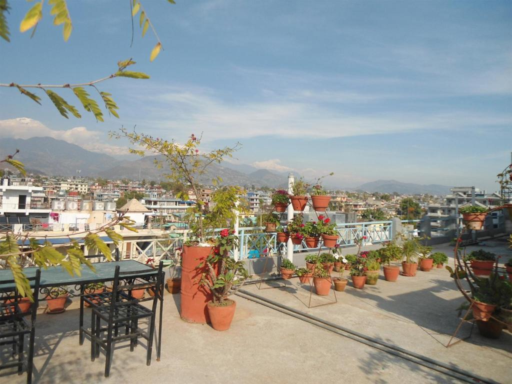 Hotel Fewa Holiday Inn Pokhara Exterior photo